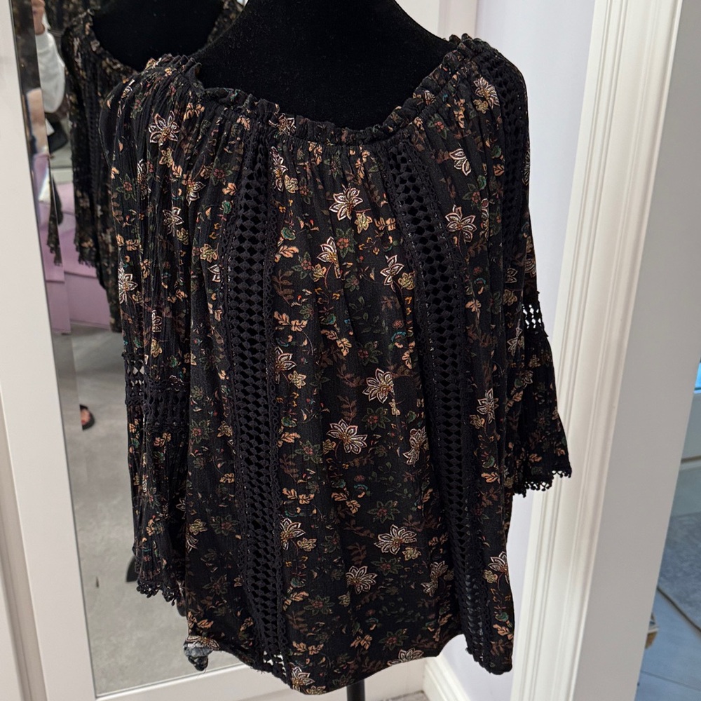 Easel Black Floral Blouse